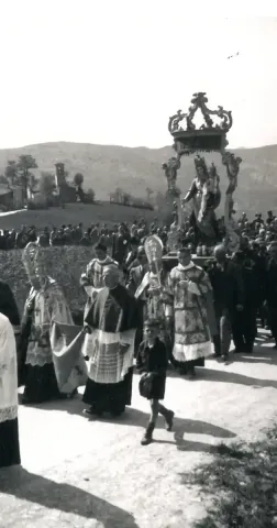 thumb: Processione verso il nuovo Santuario della Madonna di Montelungo | 08-05-1942